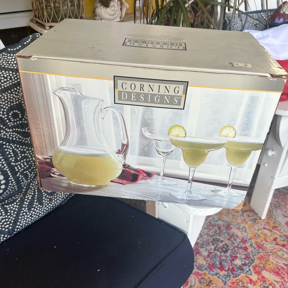 Margarita Set of 4 Margarita Glasses & Pitcher